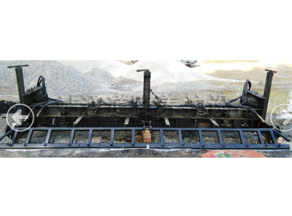攤鋪機二次刮平